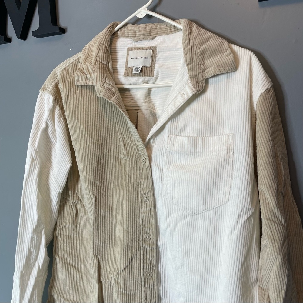 American Eagle Corduroy button down Shirt in Cream and Tan color block size sm